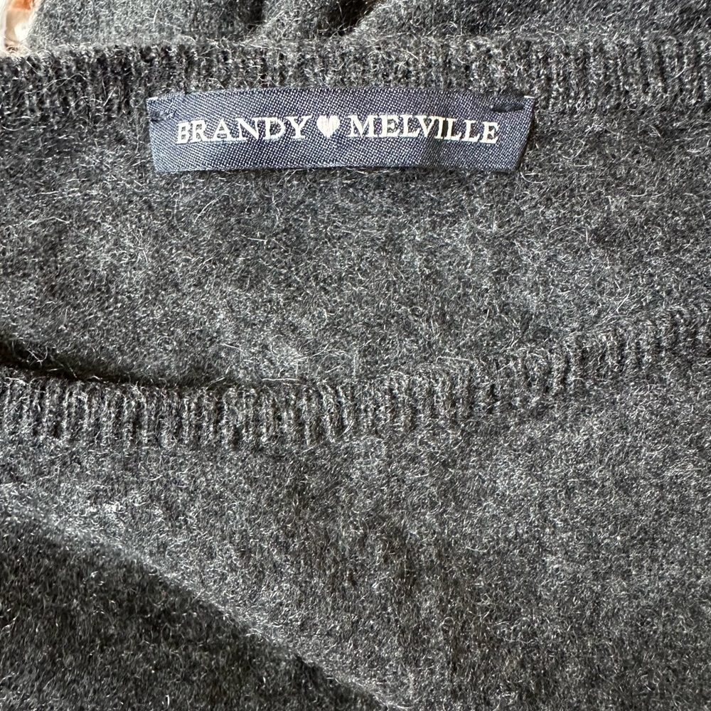 Brandy Melville Gray Crew Neck Sweater - Picture 5 of 5
